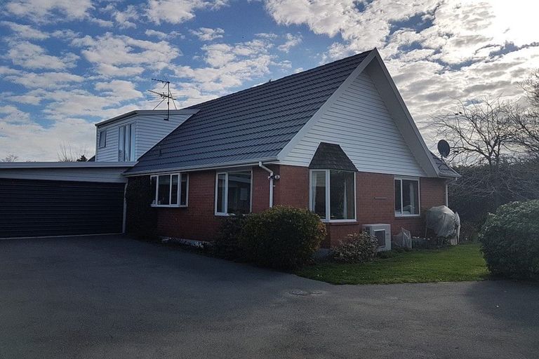 Photo of property in 3 Kingham Place, Avonhead, Christchurch, 8042