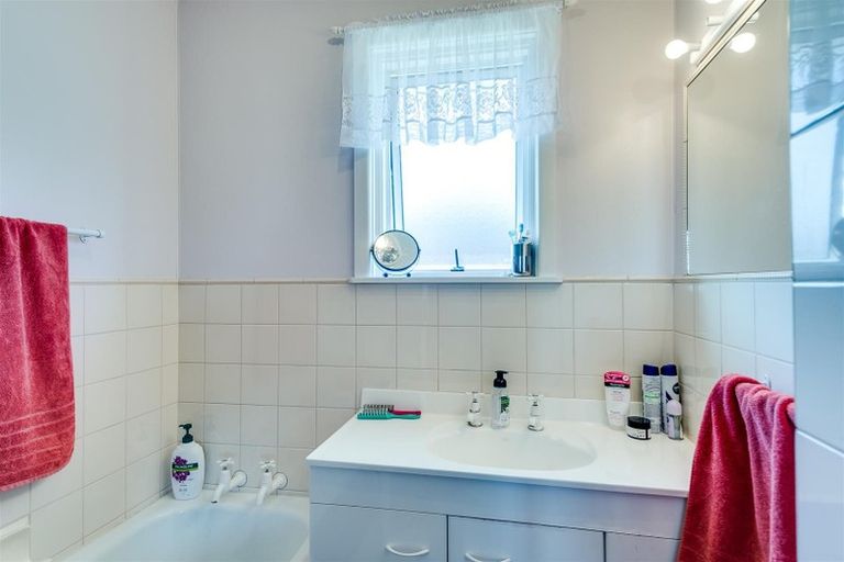 Photo of property in 3 Mcgreevy Street, Waipawa, 4210