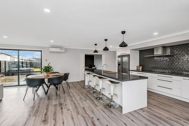 Photo of property in 6 Joy Place, Rolleston, 7614