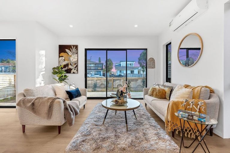 Photo of property in 3a Raupapa Street, Northcote, Auckland, 0627