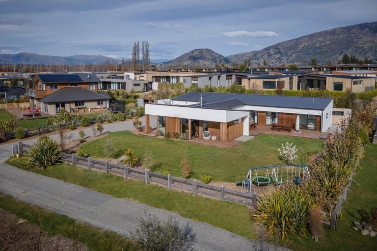 Photo of property in 3a Maggies Way, Wanaka, 9305