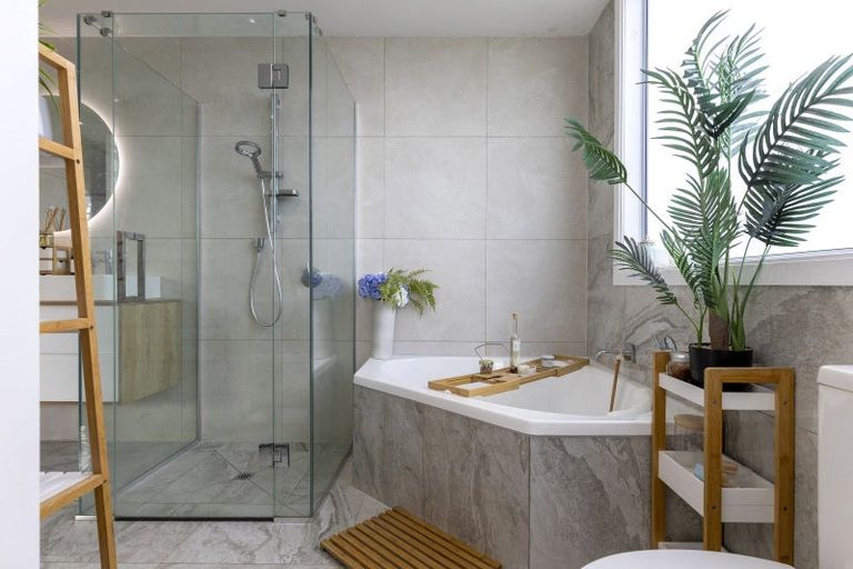 Photo of property in 15 Magnolia Rise, Waipahihi, Taupo, 3330