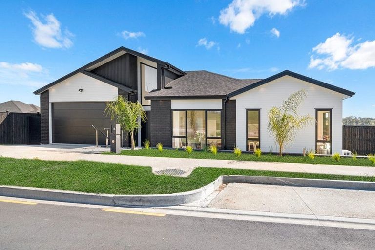 Photo of property in 14 Emerald Avenue, Rosehill, 2113