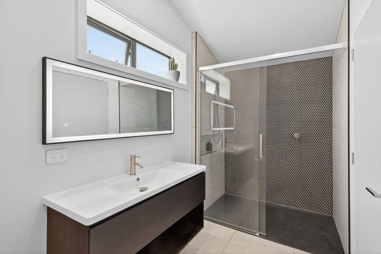 Photo of property in 11a Weston Road, St Albans, Christchurch, 8052