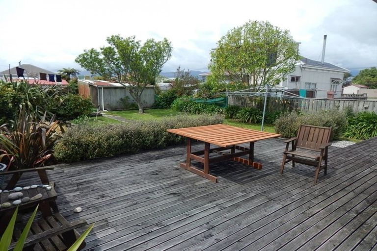 Photo of property in 29 Russell Street, Westport, 7825