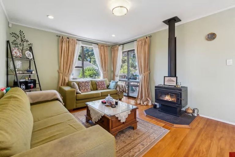 Photo of property in 10 Purata Place, Mangere Bridge, Auckland, 2022