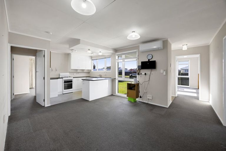 Photo of property in 25 Kamahi Avenue, Hawera, 4610
