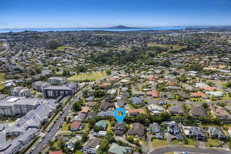 Photo of property in 26 Black Teal Close, Unsworth Heights, Auckland, 0632