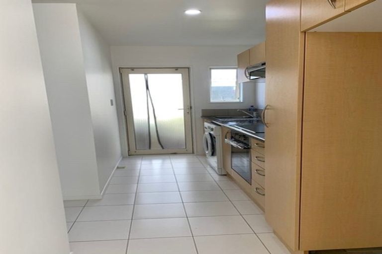 Photo of property in 3 Lyttelton Avenue, Forrest Hill, Auckland, 0620