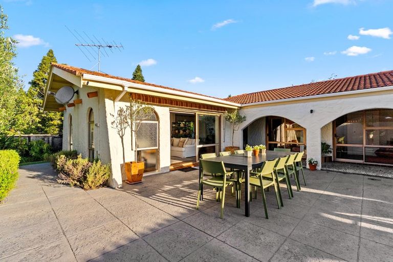 Photo of property in 84 Chelsea View Drive, Chatswood, Auckland, 0626