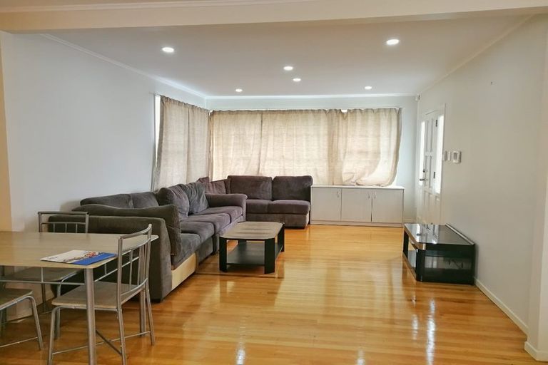 Photo of property in 61 Helena Street, Massey, Auckland, 0614