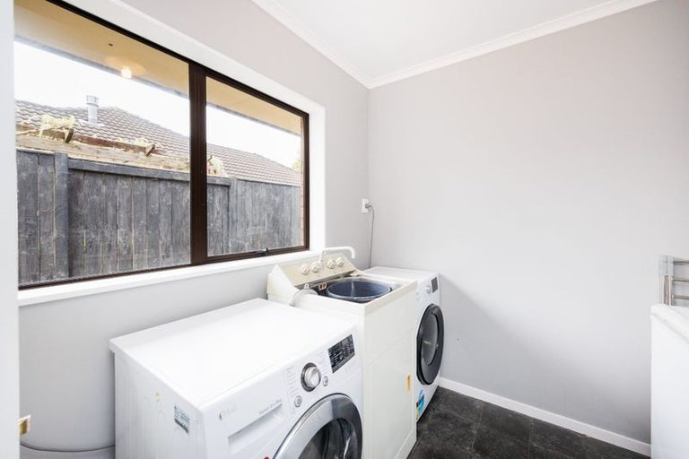 Photo of property in 77 Pacific Drive, Fitzherbert, Palmerston North, 4410