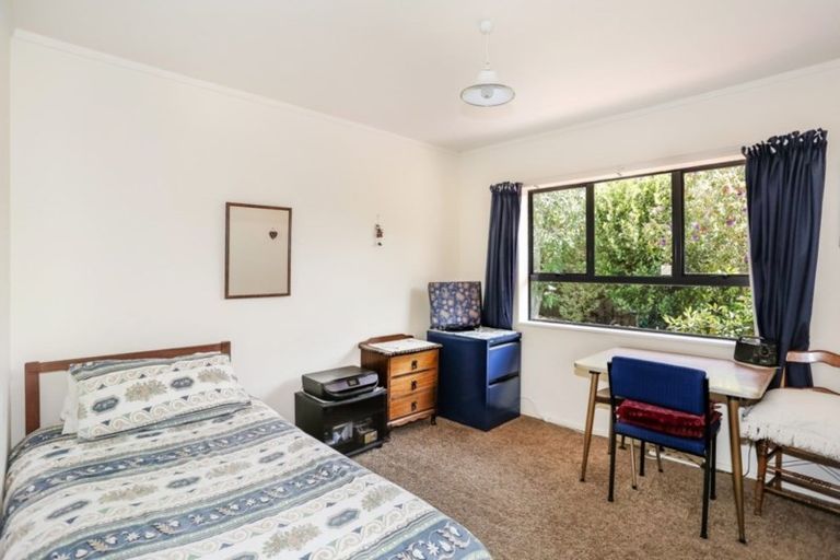 Photo of property in 6 Riverside Drive, Waiuku, 2123