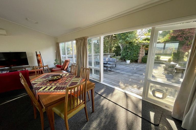 Photo of property in 19 Vista Crescent, Maoribank, Upper Hutt, 5018