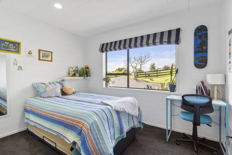 Photo of property in 231 Kaipara Road, Papakura, 2582