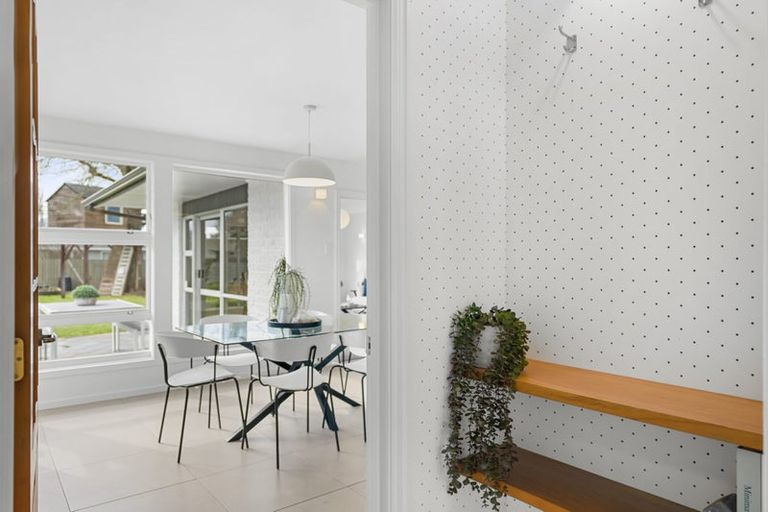 Photo of property in 51b Glenharrow Avenue, Avonhead, Christchurch, 8042