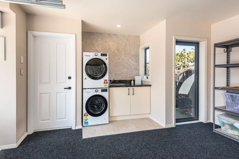 Photo of property in 16 Clyde Road, Upper Riccarton, Christchurch, 8041