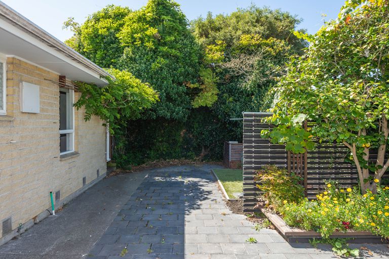 Photo of property in 2/50 Cranford Street, St Albans, Christchurch, 8014