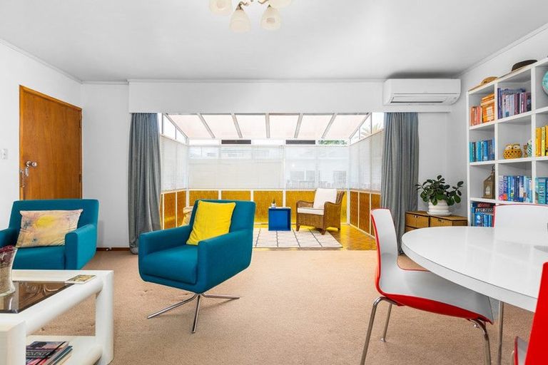 Photo of property in 2/92 Mill Road, Kensington, Whangarei, 0112