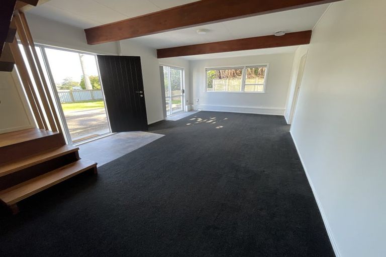 Photo of property in 57 Gloria Avenue, Te Atatu Peninsula, Auckland, 0610