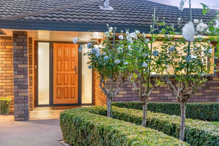 Photo of property in 2 Rosebank Grove, Waikanae, 5036
