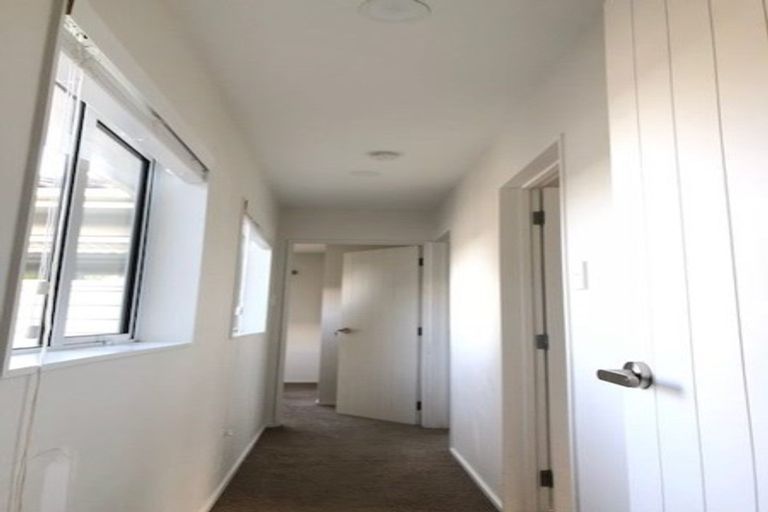 Photo of property in 19 Cheval Drive, Totara Vale, Auckland, 0629