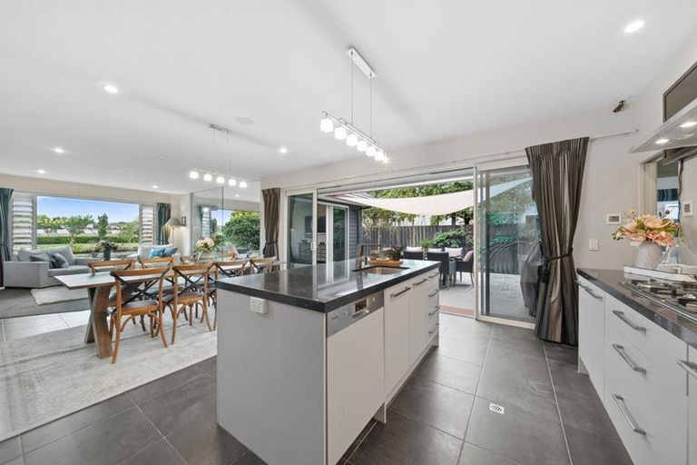 Photo of property in 10 Lake Drive, Karaka, Papakura, 2113