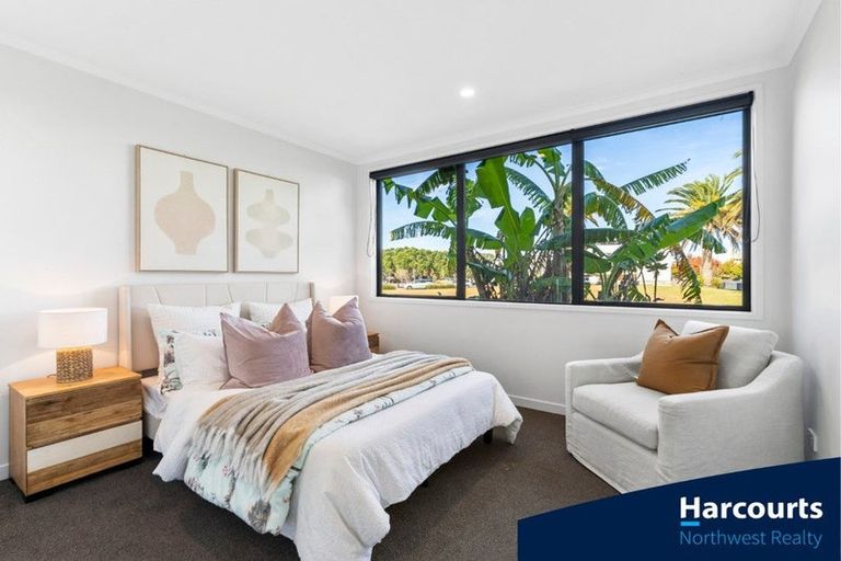 Photo of property in 284 Hobsonville Point Road, Hobsonville, Auckland, 0616