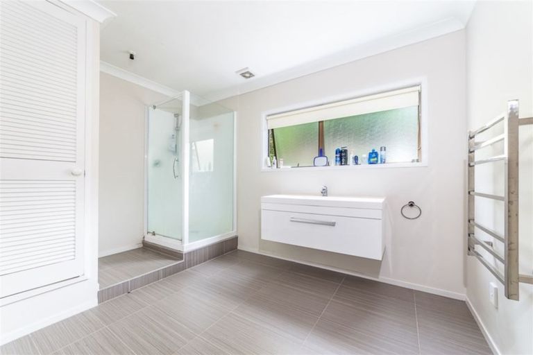 Photo of property in 1/52b Pleasant Road, Glen Eden, Auckland, 0602