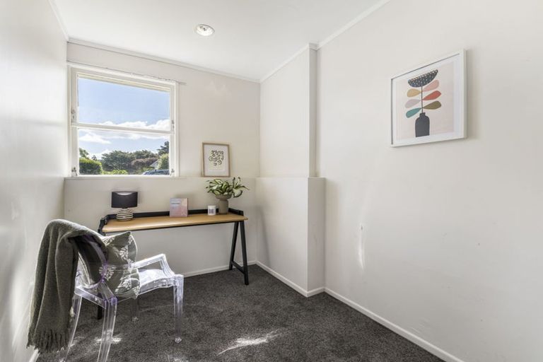 Photo of property in 9 Philip Place, Hillcrest, Auckland, 0627