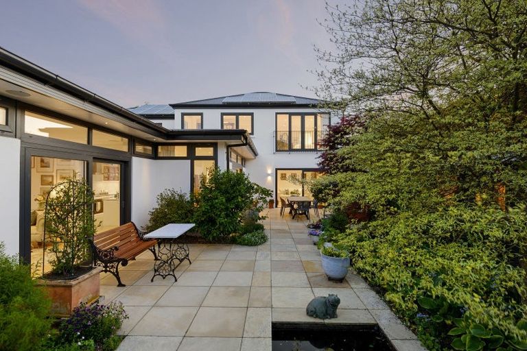 Photo of property in 62a Holly Road, St Albans, Christchurch, 8014