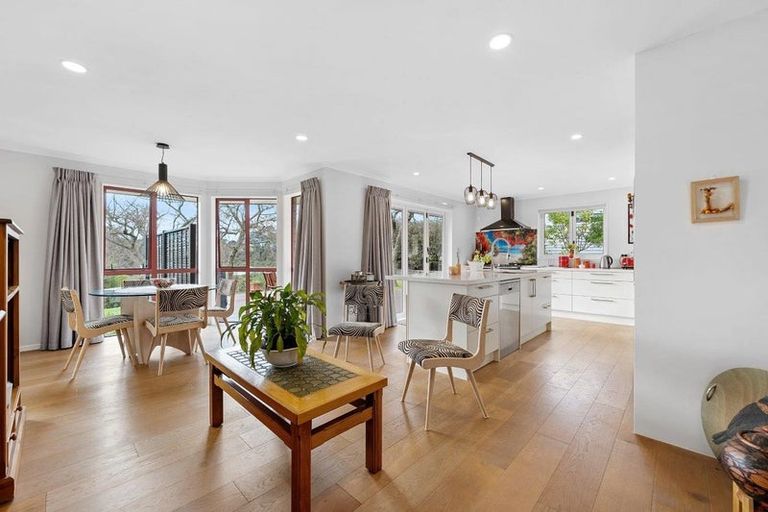 Photo of property in 41 Kent Terrace, Riverhead, 0820