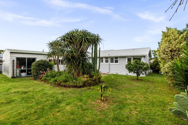 Photo of property in 32 Skerrett Crescent, Tamatea, Napier, 4112