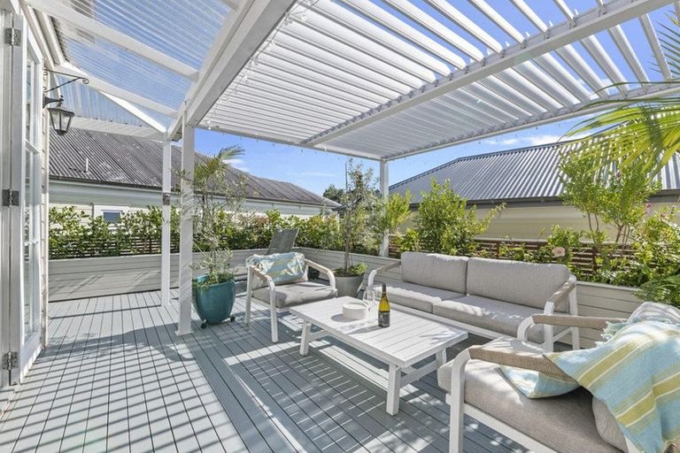 Photo of property in 2/6 Georgia Terrace, Albany, Auckland, 0632