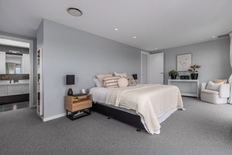Photo of property in 14 Rotorua Grove, Aotea, Porirua, 5024