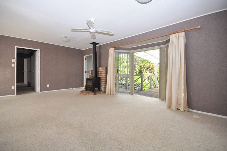 Photo of property in 81 Kemp Road, Massey, Auckland, 0614