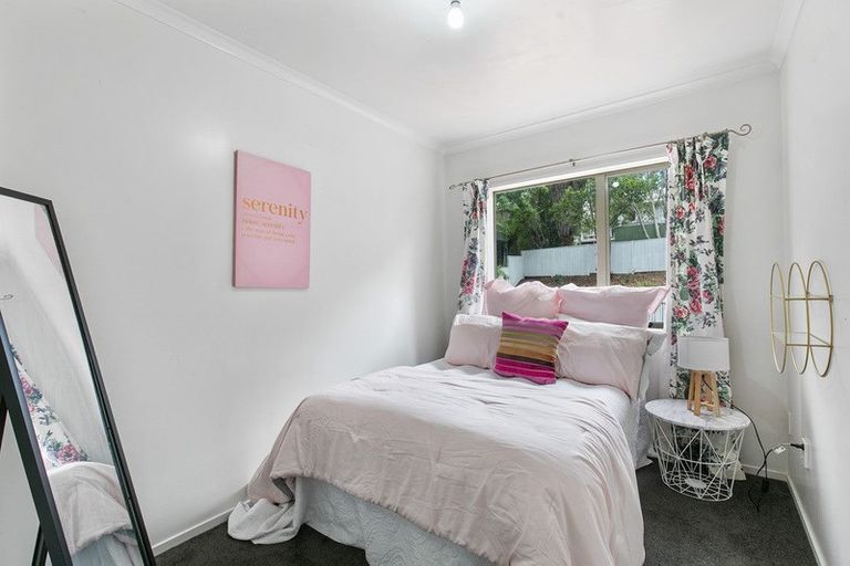 Photo of property in 33a Lancaster Road, Beach Haven, Auckland, 0626