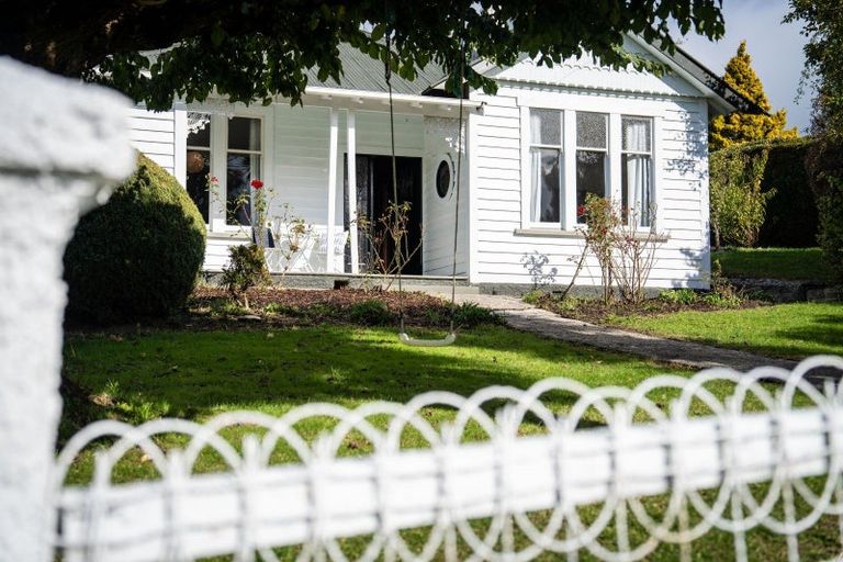 Photo of property in 28 Harrington Street, Lawrence, 9532