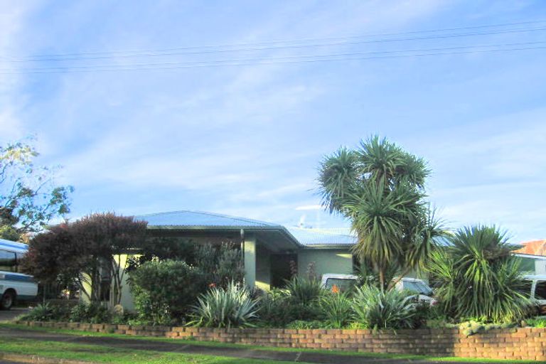 Photo of property in 4 Mahon Place, Papatoetoe, Auckland, 2025