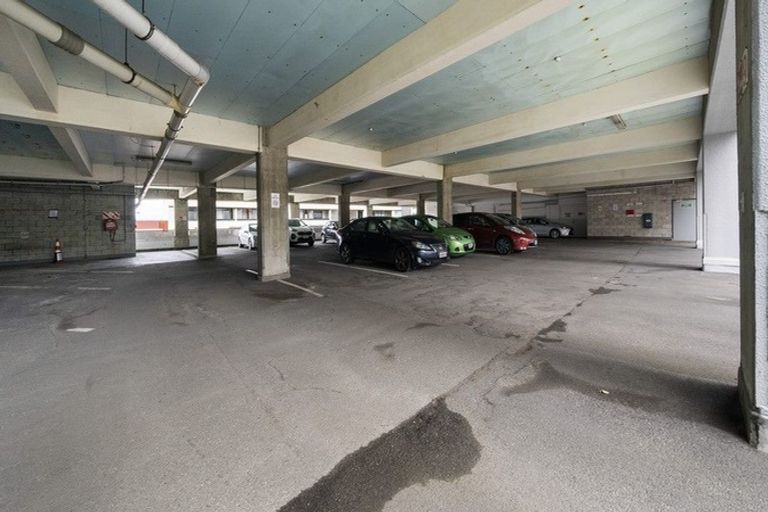 Photo of property in Hobson Court Flats, 56/70u Hobson Street, Thorndon, Wellington, 6011