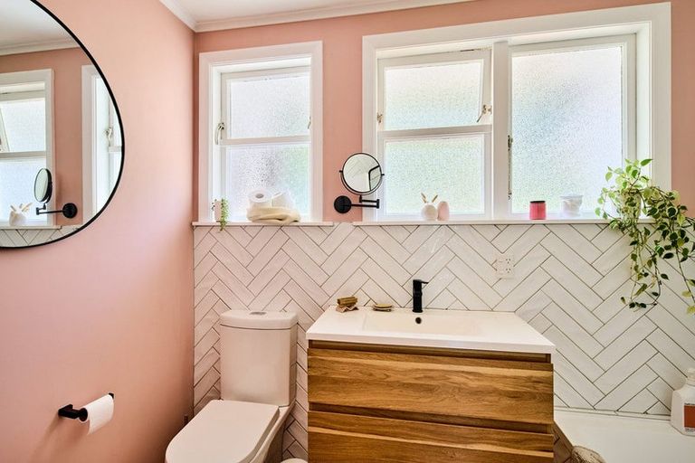 Photo of property in 15 Greer Crescent, Tawa, Wellington, 5028