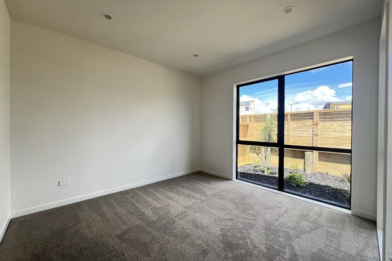 Photo of property in 28 Neretva Avenue, Massey, 0614