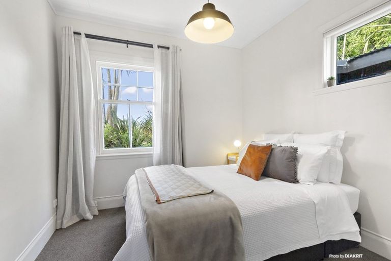 Photo of property in 7 Clifford Road, Johnsonville, Wellington, 6037