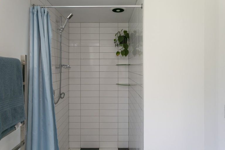 Photo of property in 4/142 Mapara Road, Acacia Bay, Taupo, 3385