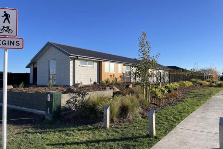 Photo of property in 19 Lusk Street, Rangiora, 7400
