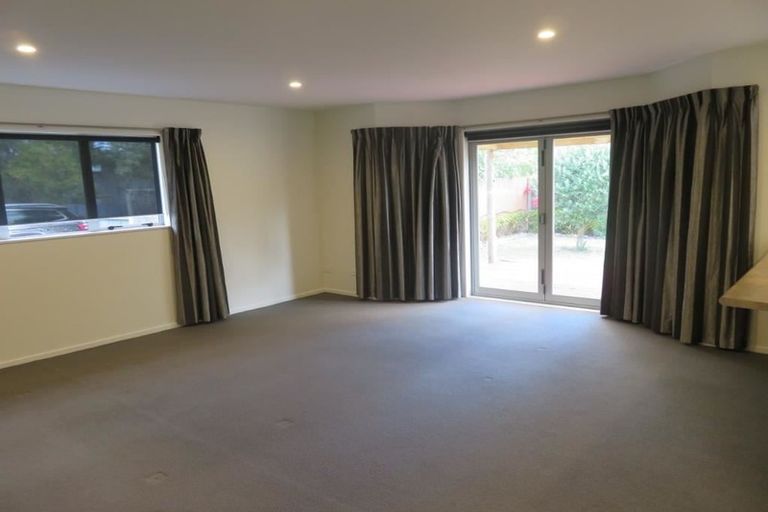 Photo of property in 8b Neeve Place, Taradale, Napier, 4112