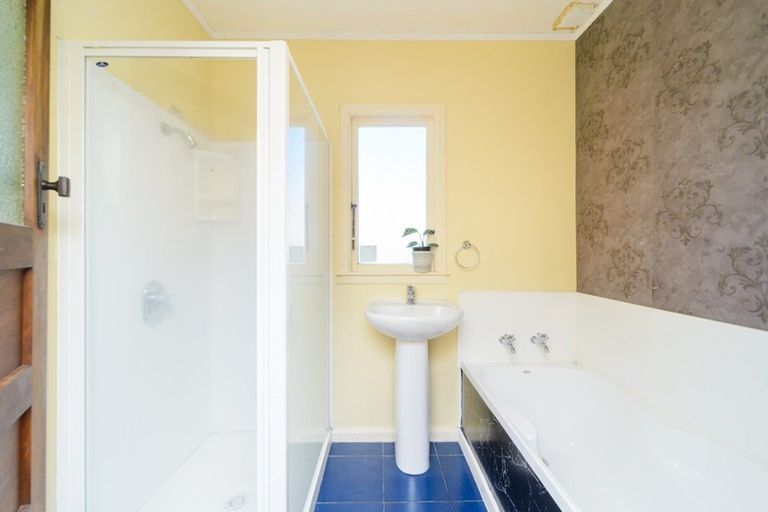 Photo of property in 135 Roberts Line, Kelvin Grove, Palmerston North, 4414