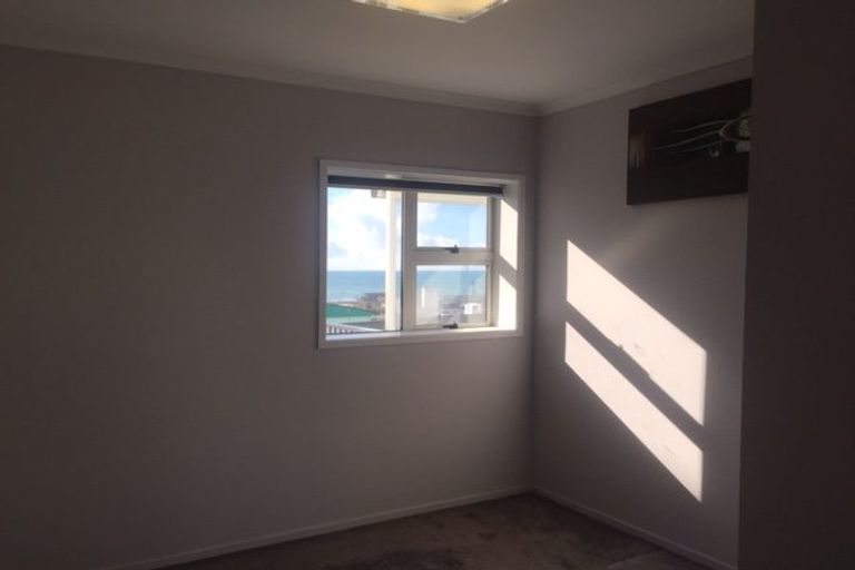 Photo of property in 5d Catherine Crescent, Moturoa, New Plymouth, 4310