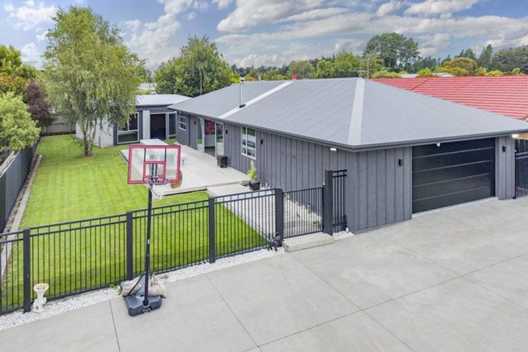 Photo of property in 4 Waikuku Beach Road, Waikuku Beach, 7473