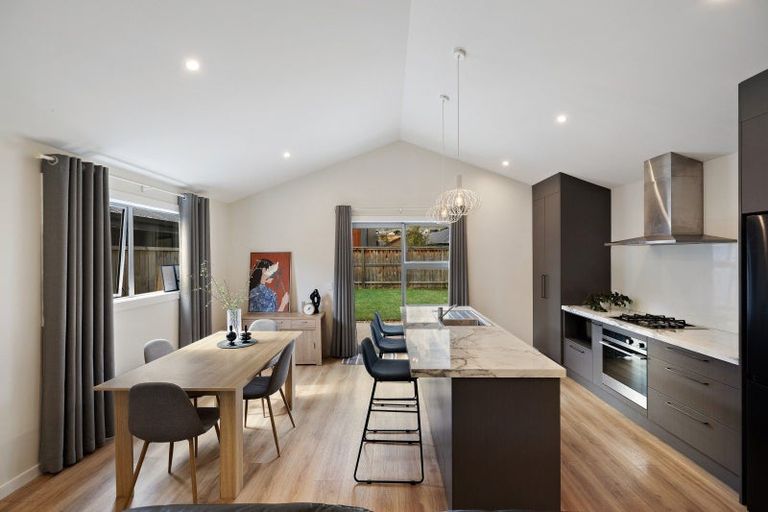 Photo of property in 27 Bale Road, Jacks Point, 9371